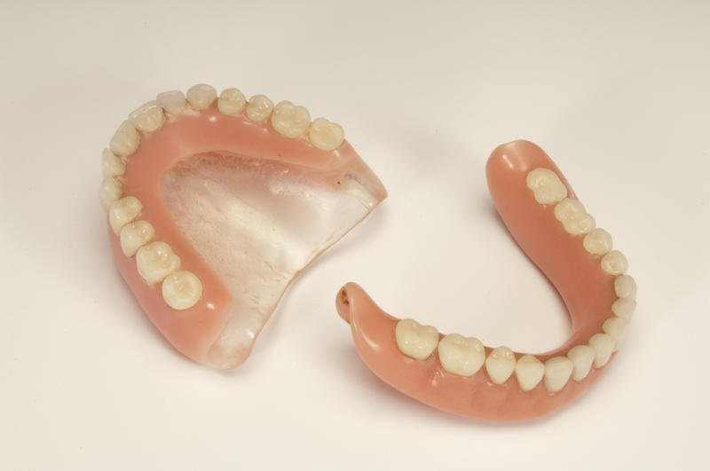 Full upper and lower dentures Faculty of Medicine, Dentistry and