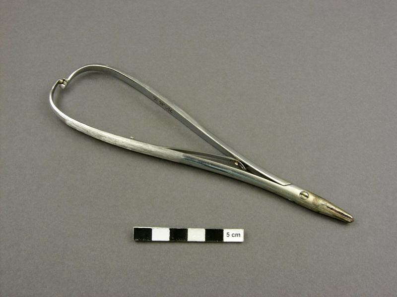 Holder needle holder, plierlike with upbent arms Faculty of