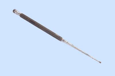 Single-point hand drill
