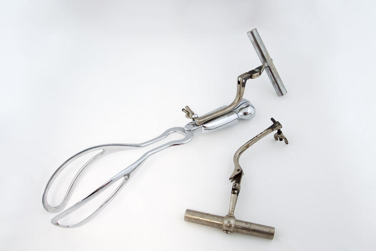 Neville Barnes axistraction forceps Faculty of Medicine, Dentistry