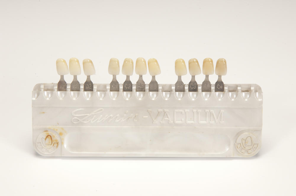 Tooth shade guide Faculty of Medicine, Dentistry and Health Sciences