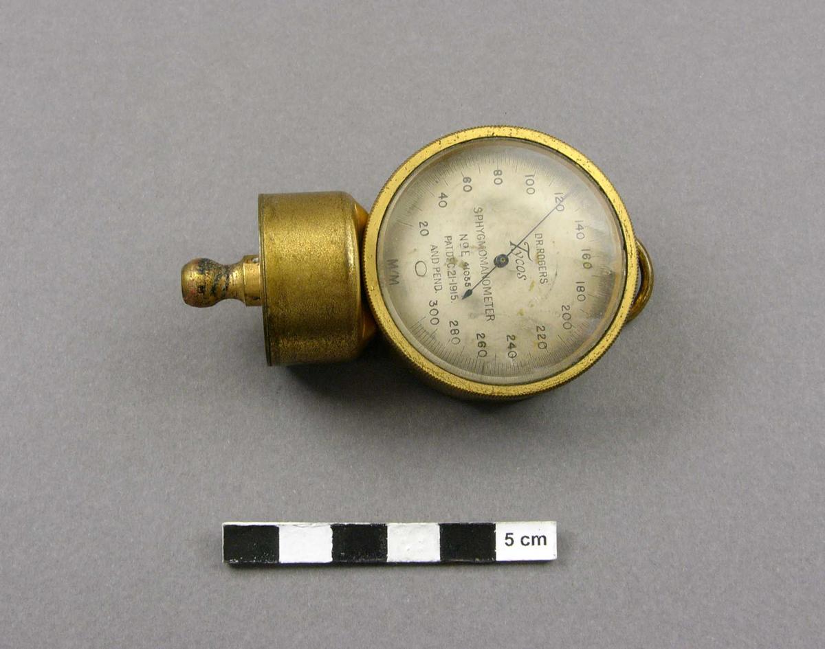 Sphygmomanometer gauge with brass casing Faculty of Medicine